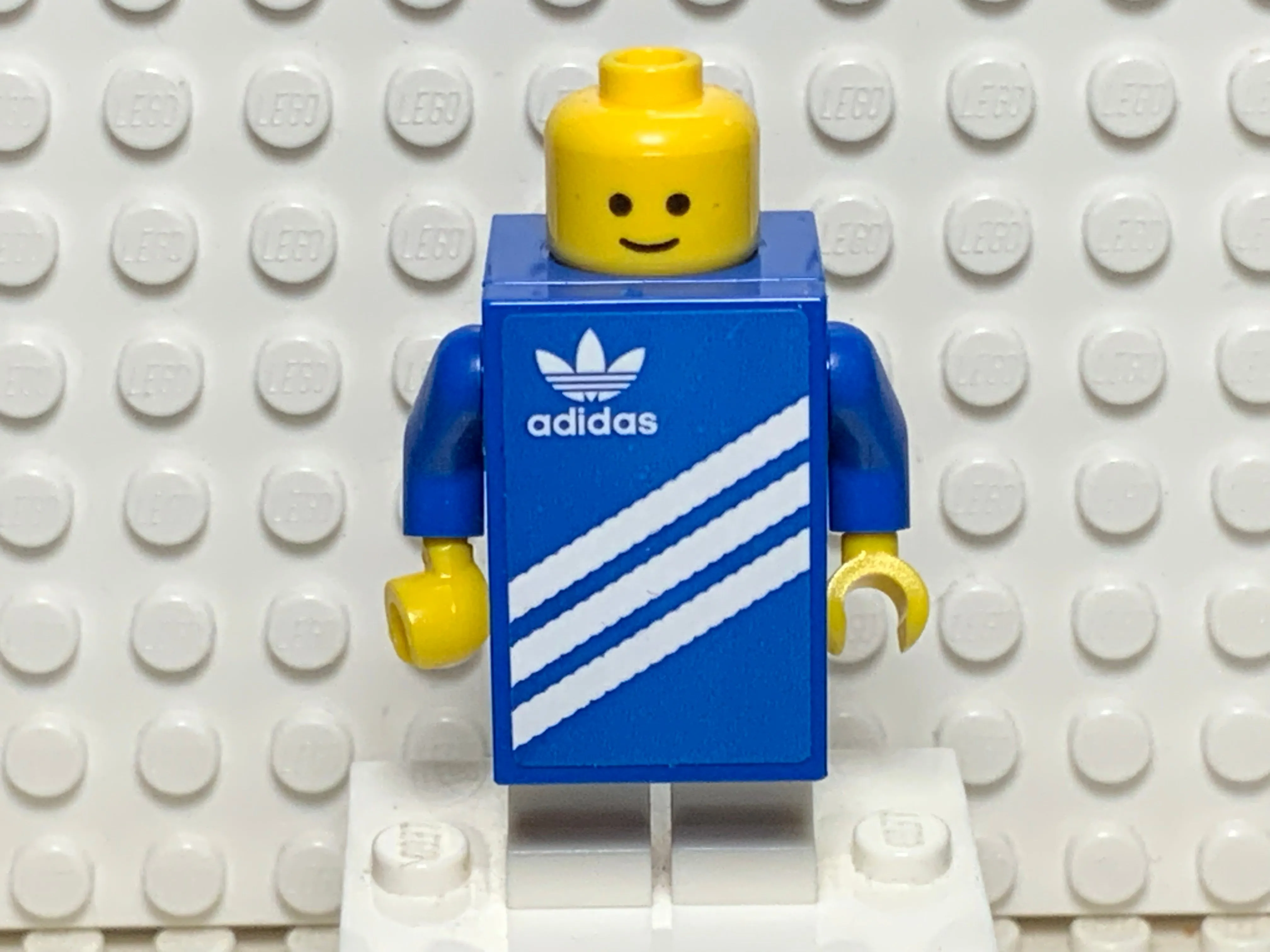 Adidas Shoebox Costume, gen156s