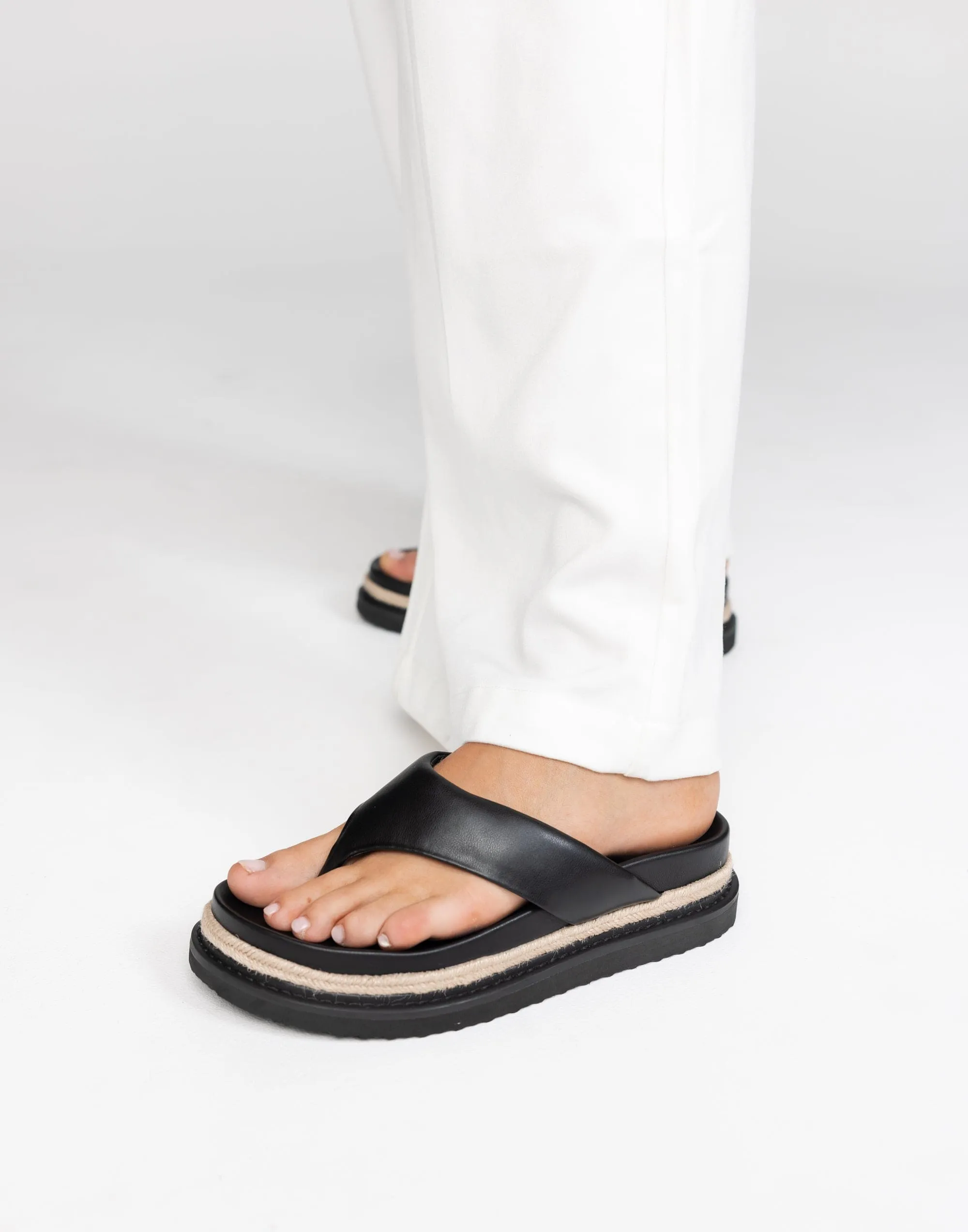 Amaya Sandals (Black) - By Billini