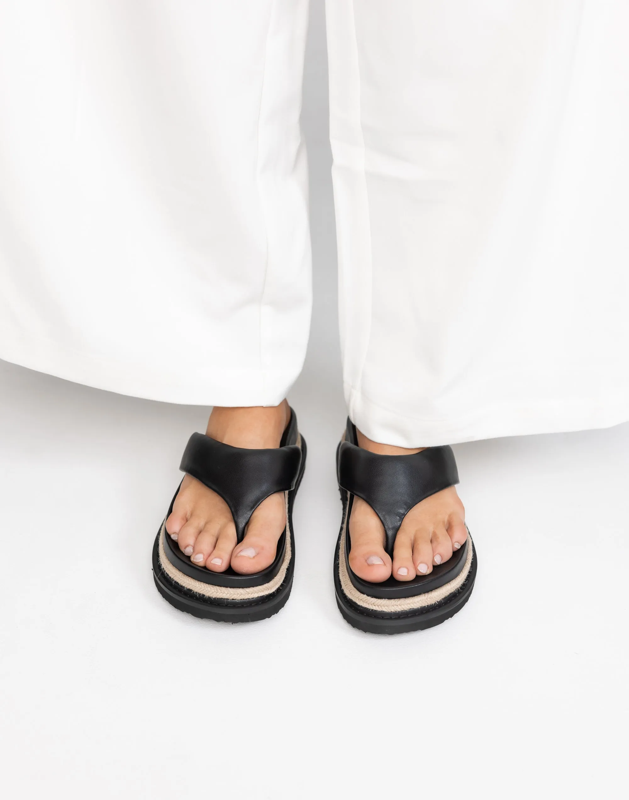 Amaya Sandals (Black) - By Billini