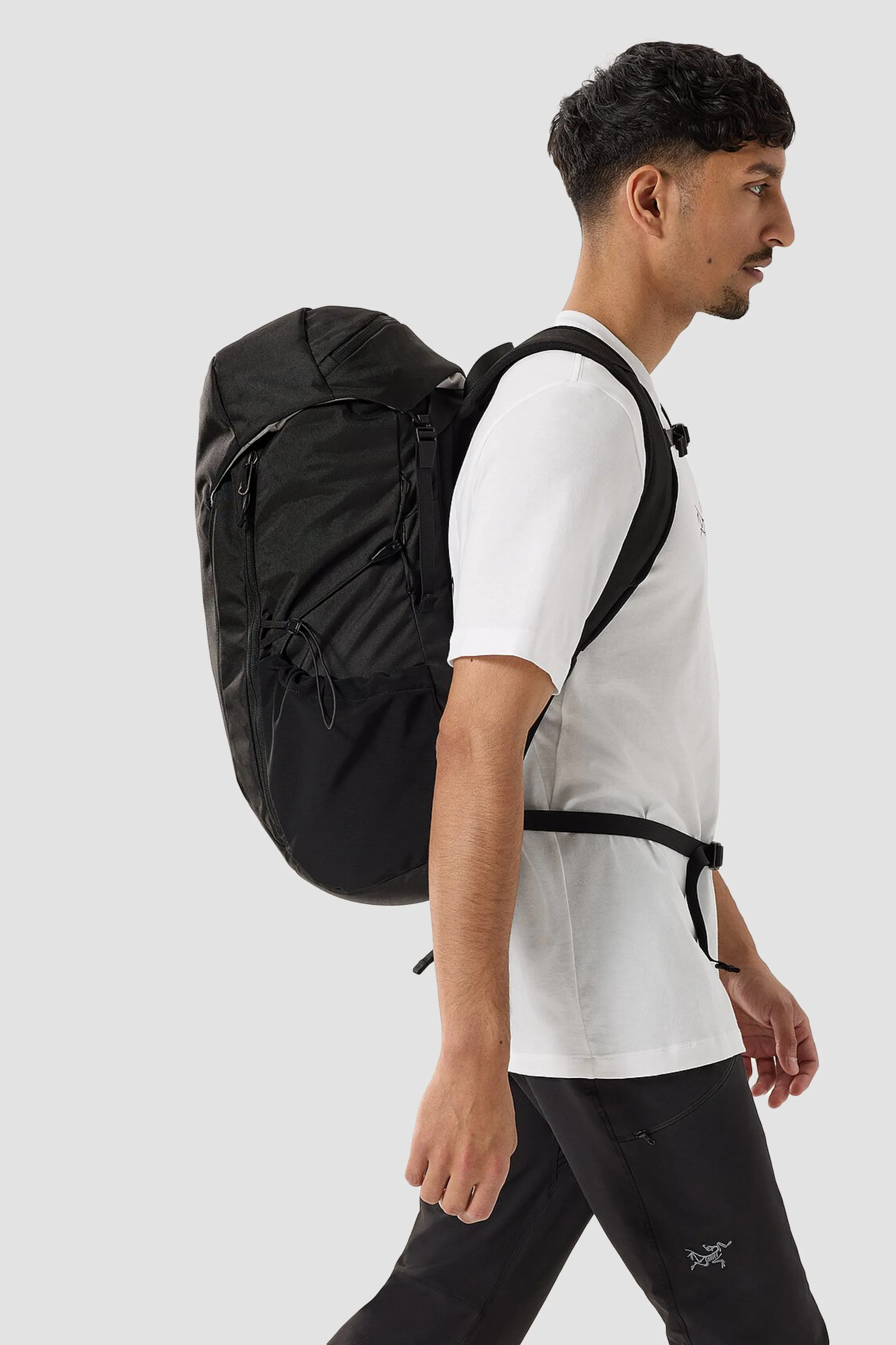 Arc'teryx Unisex Mantis 30 Backpack in Black