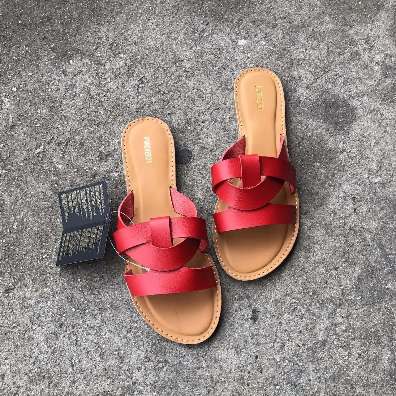 Casual flat sandals