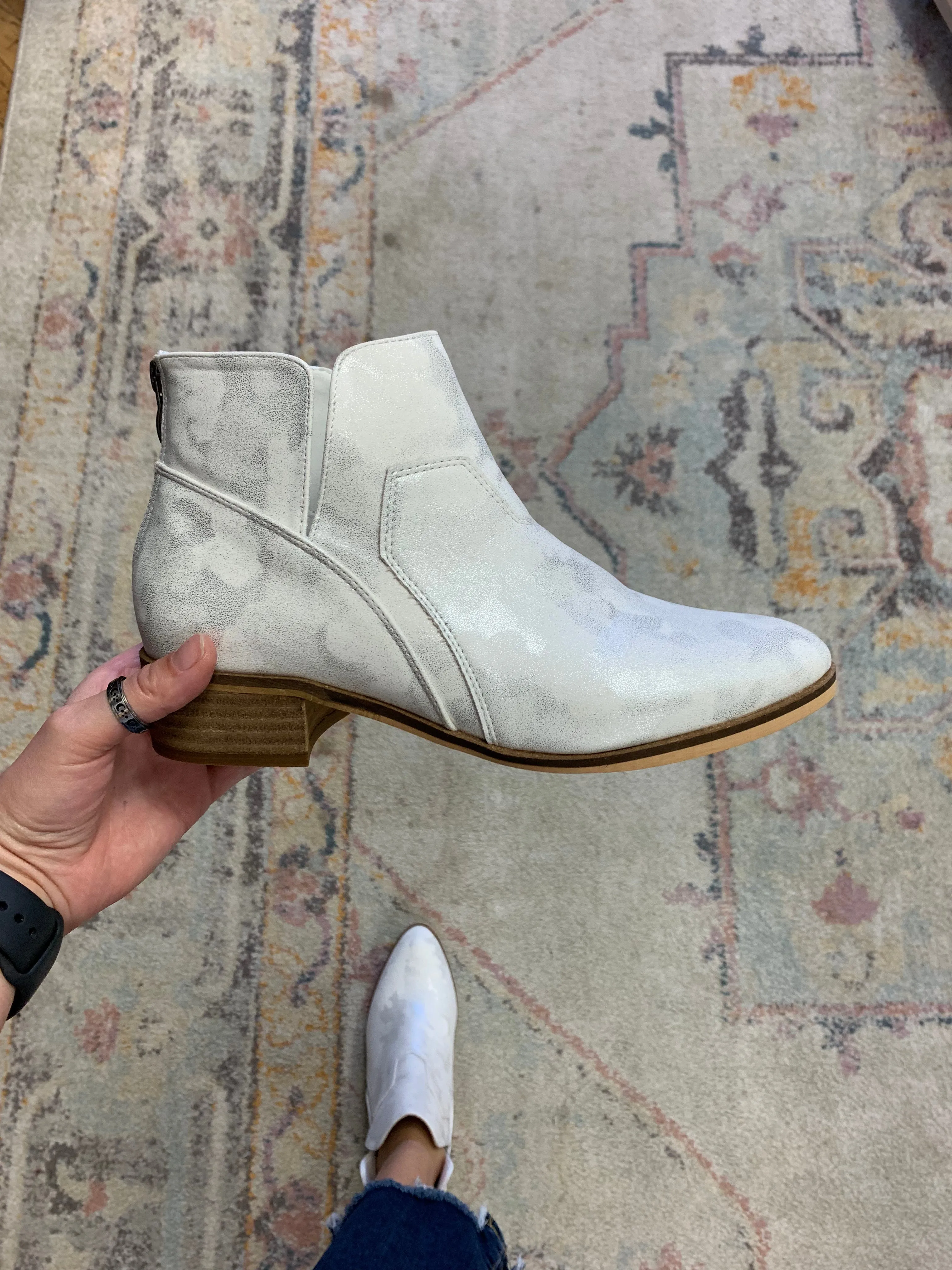 Curry Boot - White Metallic