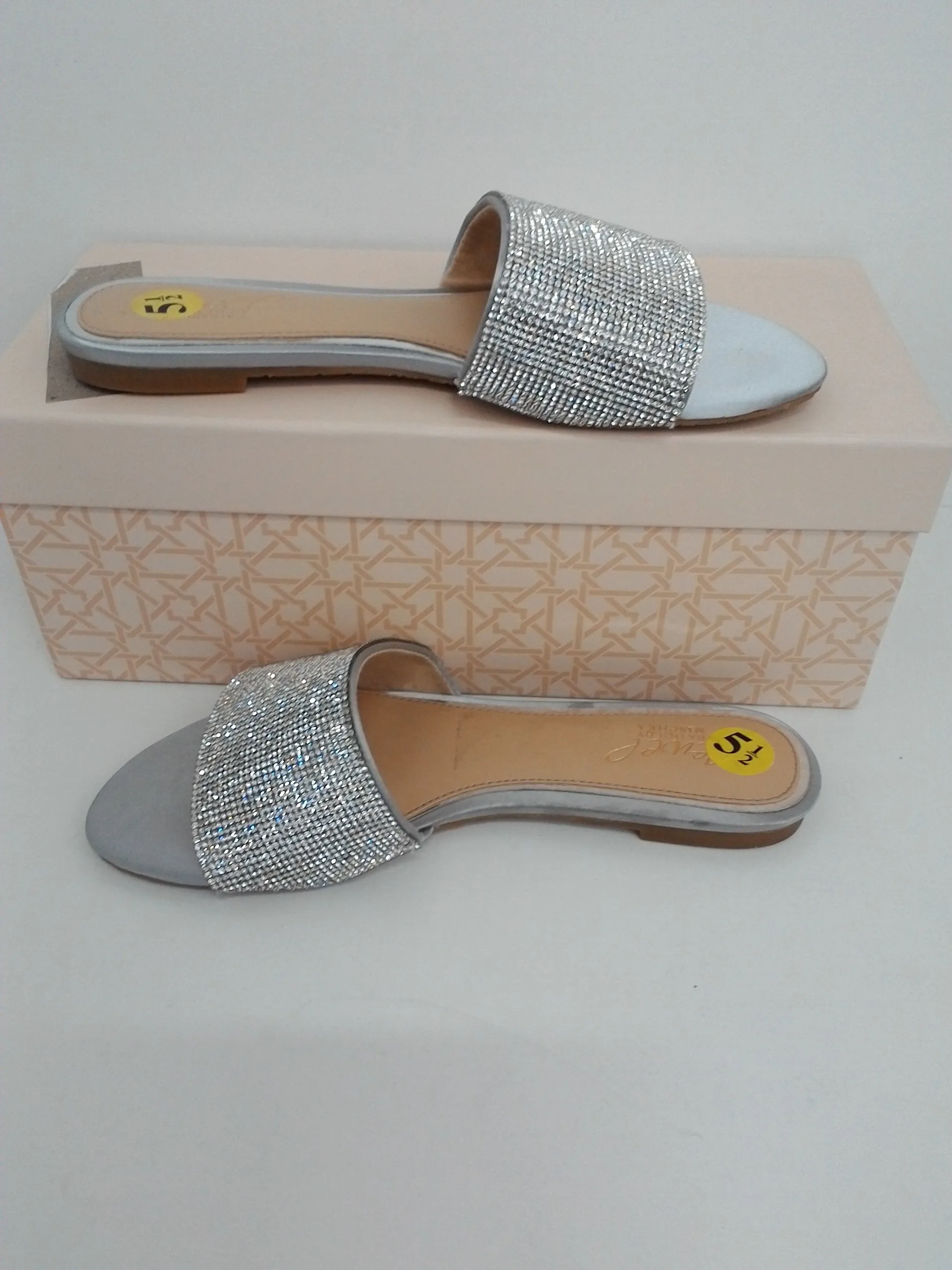 Jewel Badgley Mischka Khaleesi Crystal Slide Sandal Size 5.5 New in original box