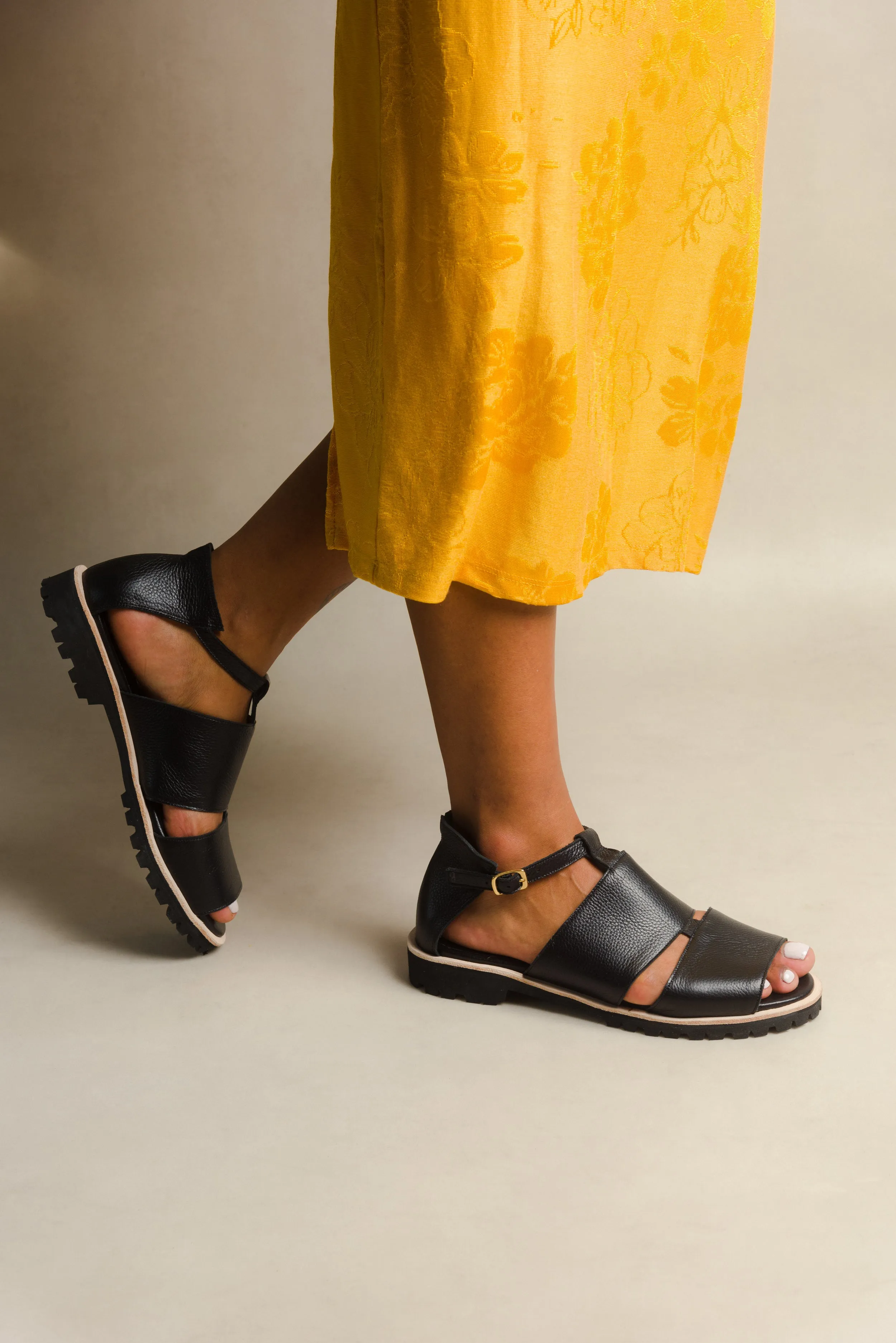 Mafe Black Sandals