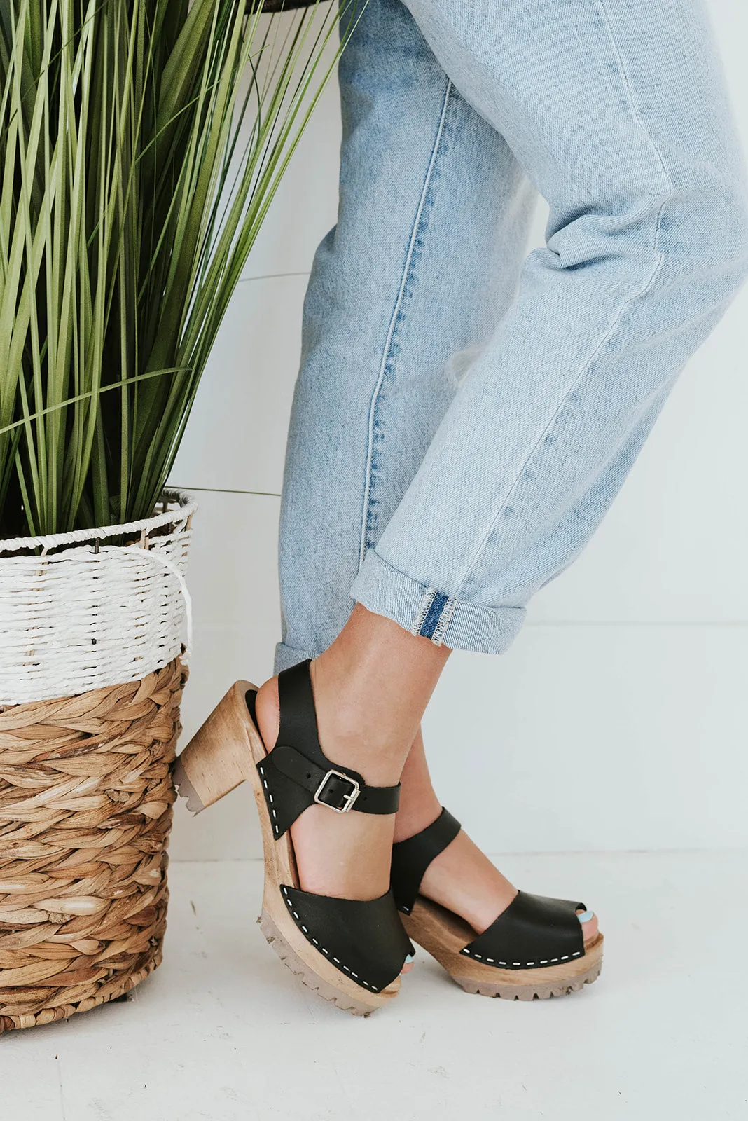 MIA Greta Clog-Black