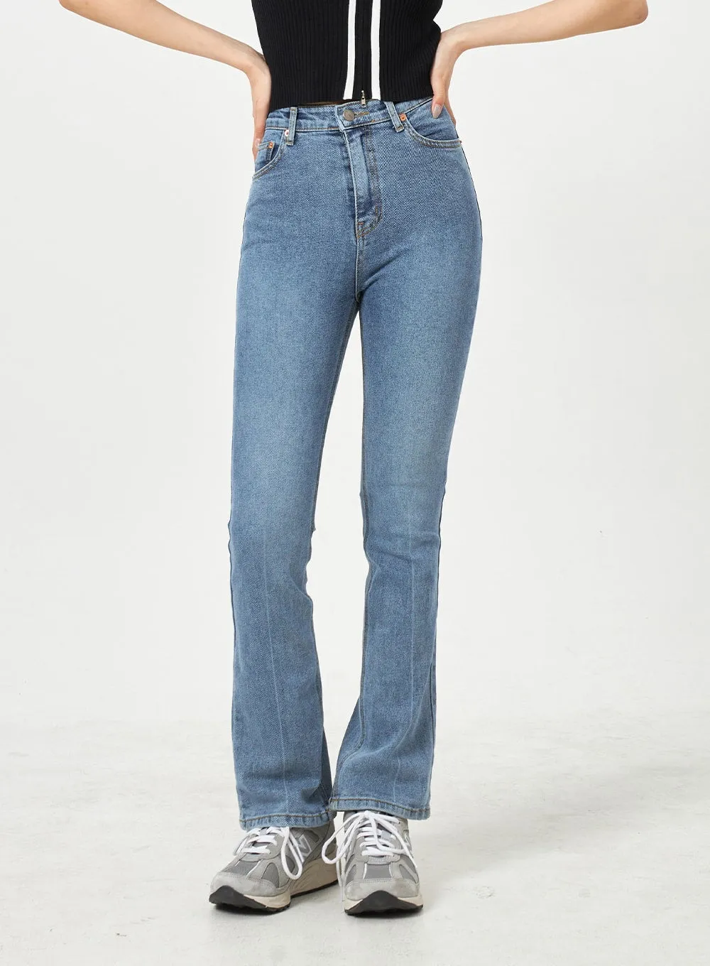 Mid-Wash Bootcut Jeans BA312