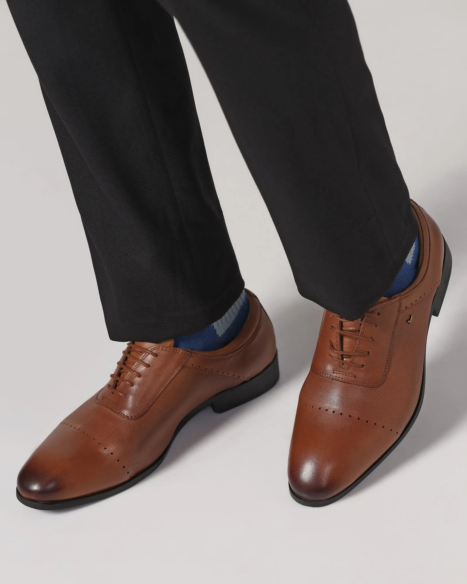 Must Haves Leather Tan Textured Oxford Shoes - Kiwi