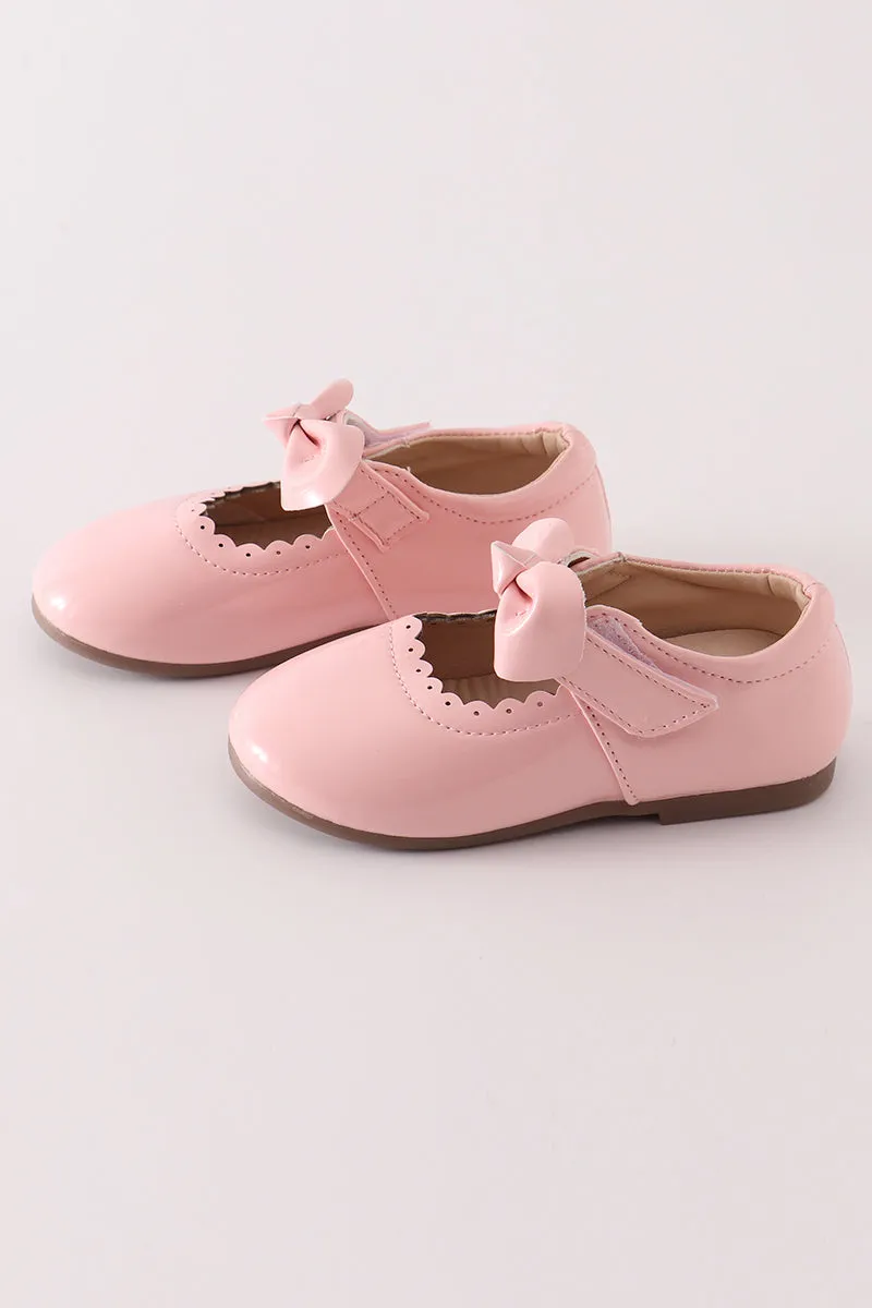 Pink bow mary jane shoes