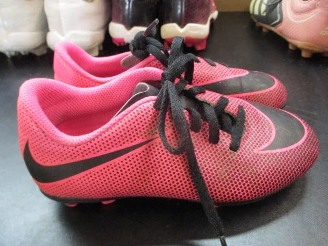 Used Nike Pink Soccer Cleats Size 13 Kids