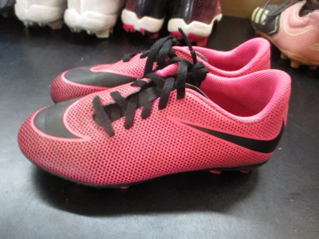 Used Nike Pink Soccer Cleats Size 13 Kids