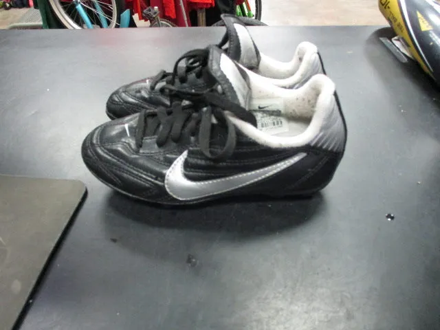 Used Nike Size 11C Soccer Cleats